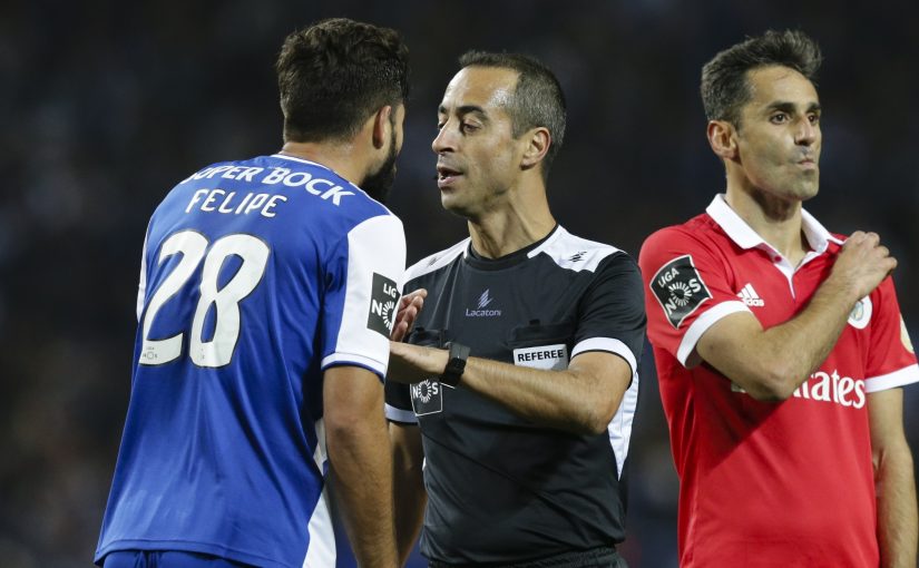 Análise | Afinal, em Portugal, vale mais a pena ser árbitro que jogador?