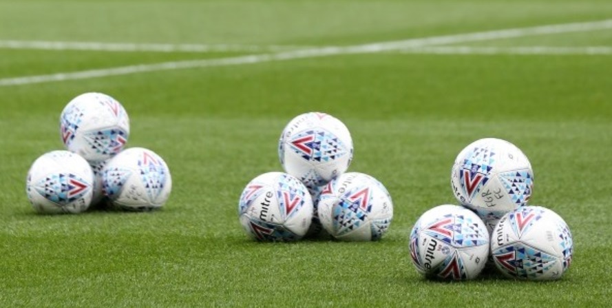 Mitre desbanca a Nike e será a bola oficial de torneios do futebol inglês