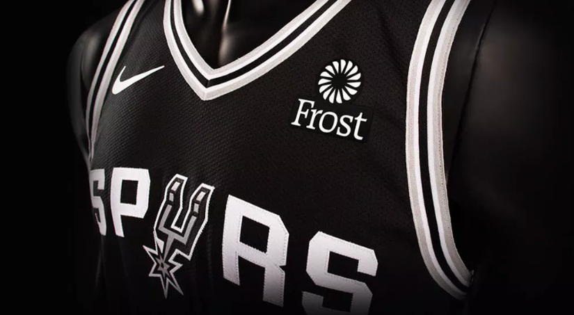 San Antonio Spurs fecha patrocínio de camisa com Frost Bank