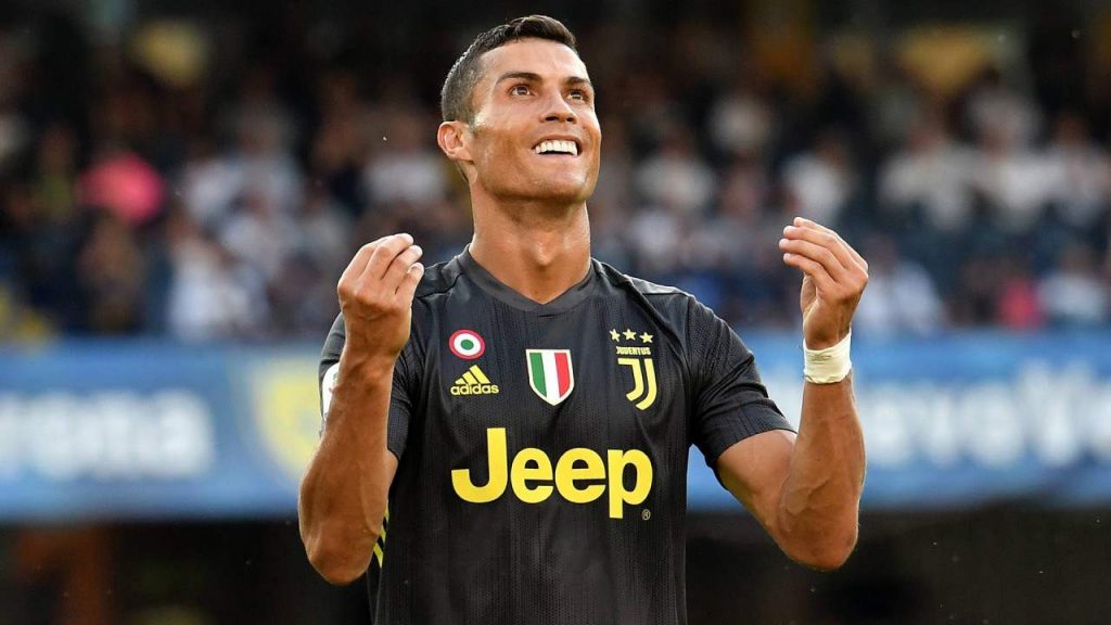 Com Cristiano Ronaldo, Juventus negocia aumento de contrato com a Adidas