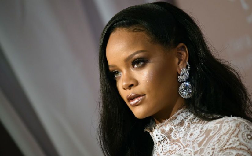 Em apoio a Kaepernick, Rihanna rejeitou convite para o Super Bowl 2019