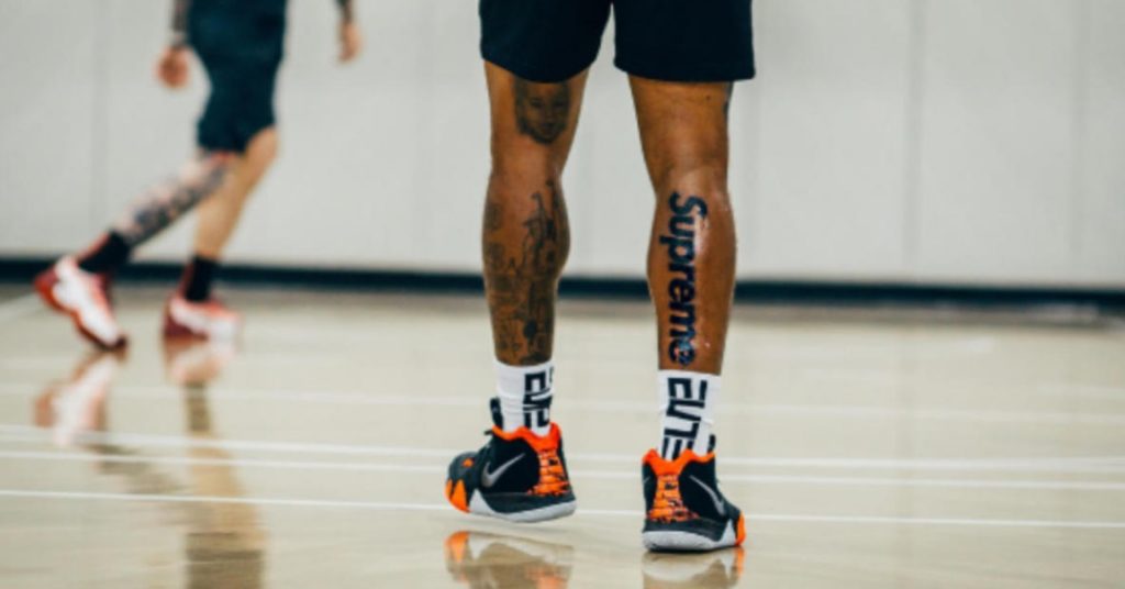 JR Smith tatua ‘Supreme’ na perna e pode ser multado pela NBA