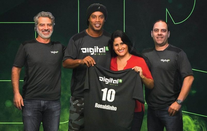Ronaldinho é o novo embaixador de startup de aplicativos esportivos