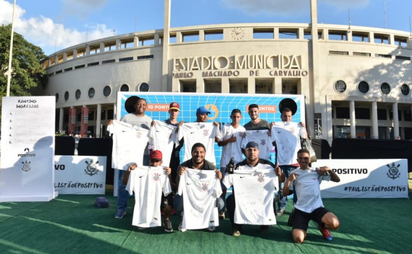 Positivo ativa patrocínio ao Corinthians com ingressos e camisas autografadas