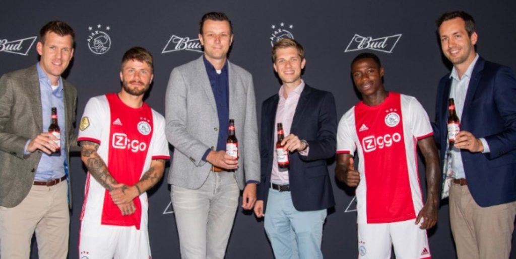 Após Premier League e La Liga, Budweiser anuncia acordo com Ajax