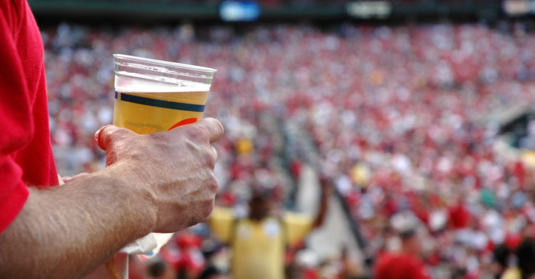Veto de venda de cerveja nos estádios de SP aparece no Diário Oficial