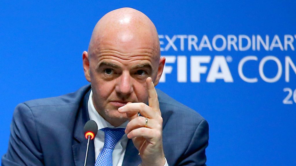 Para presidente da Fifa, clubes da Superliga “vão lidar com as consequências”