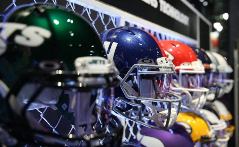 NFL fecha com Oakley e terá viseiras de capacete
