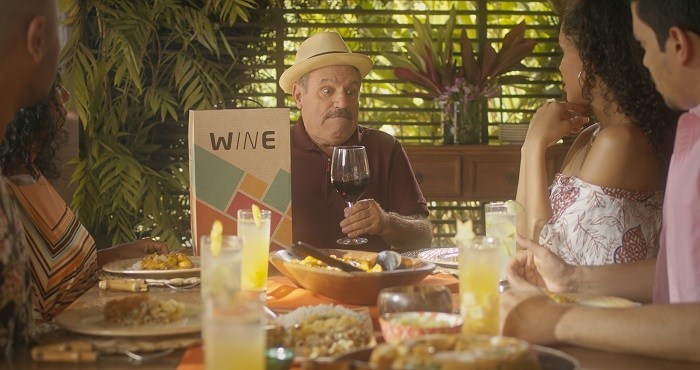 Wine fecha parceria com DAZN e leva vinho durante transmissão de jogo