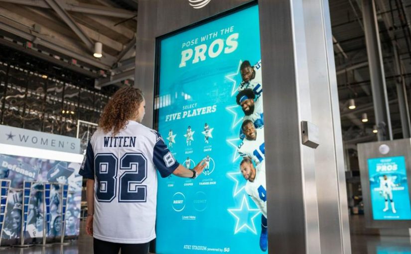 Em Dallas, realidade virtual faz fãs tirarem fotos com ídolos dos Cowboys