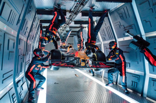 Red Bull inova e realiza primeiro pit stop na gravidade zero