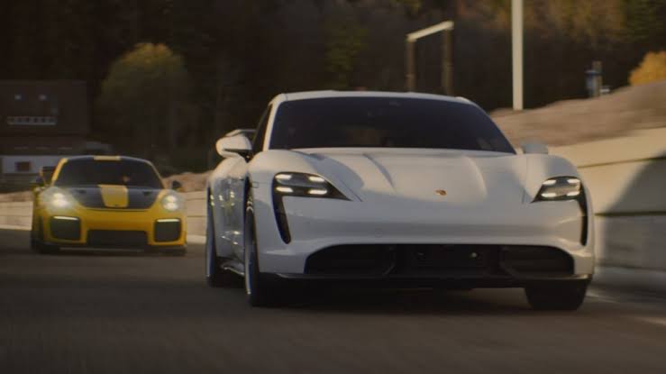 Porsche utiliza Super Bowl para promover elétrico Taycan
