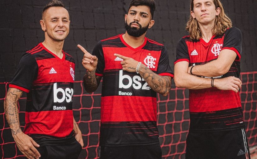Com letra do hino oficial, Adidas lança nova camisa do Flamengo