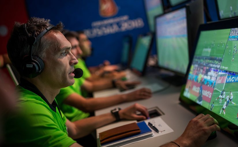 FIFA foca em inteligência artificial para aumentar precisão do VAR