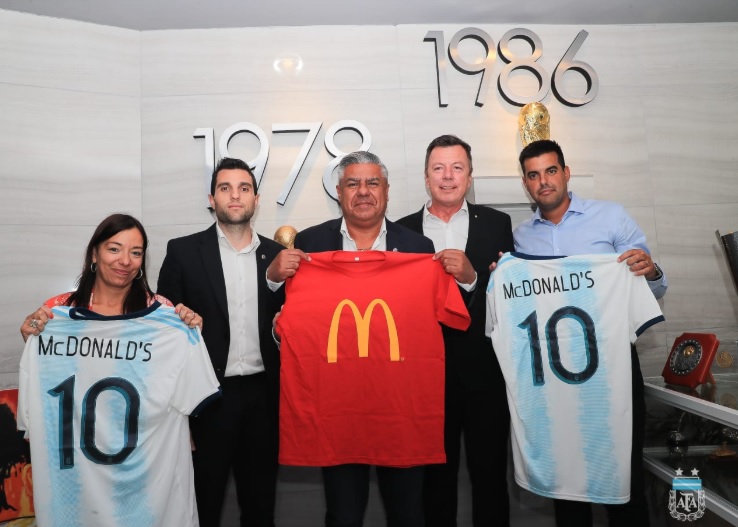 McDonald’s foca no digital e fecha com seleções argentinas de futebol
