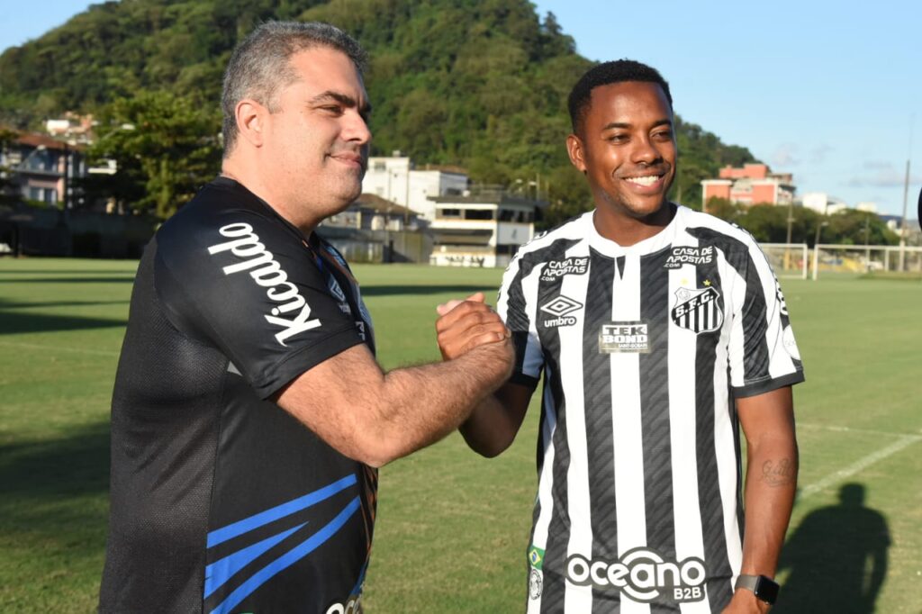 Santos e Robinho anunciam suspensão de contrato