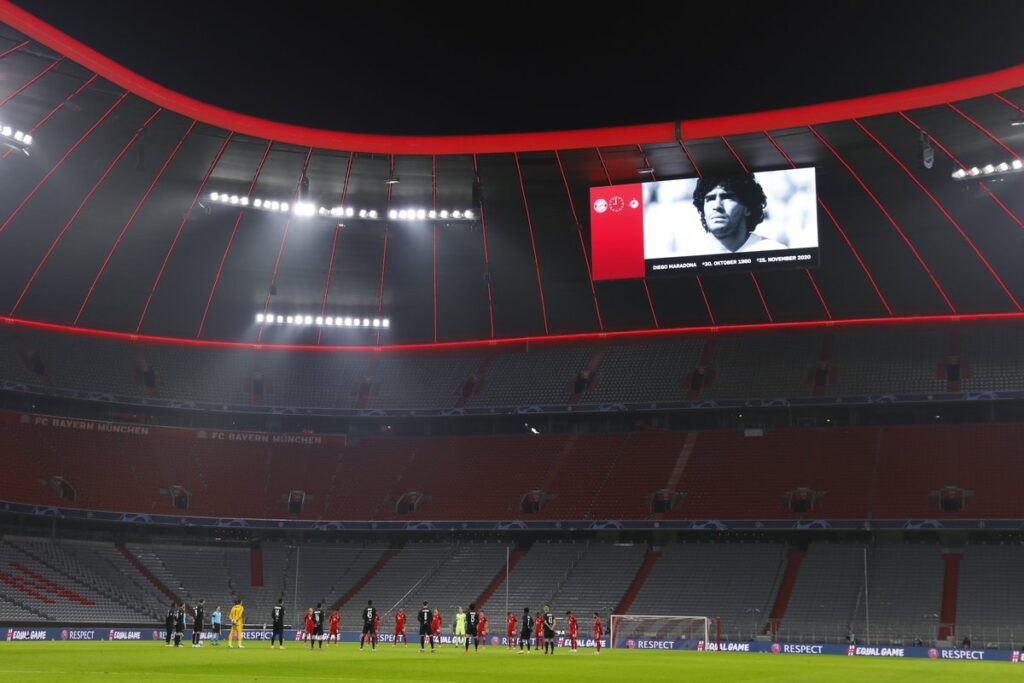 Clubes utilizam seus estádios para homenagear Diego Maradona