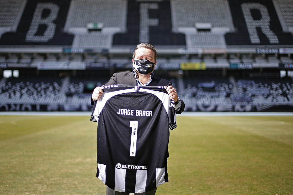 Por projeto de retomada financeira, Botafogo anuncia CEO