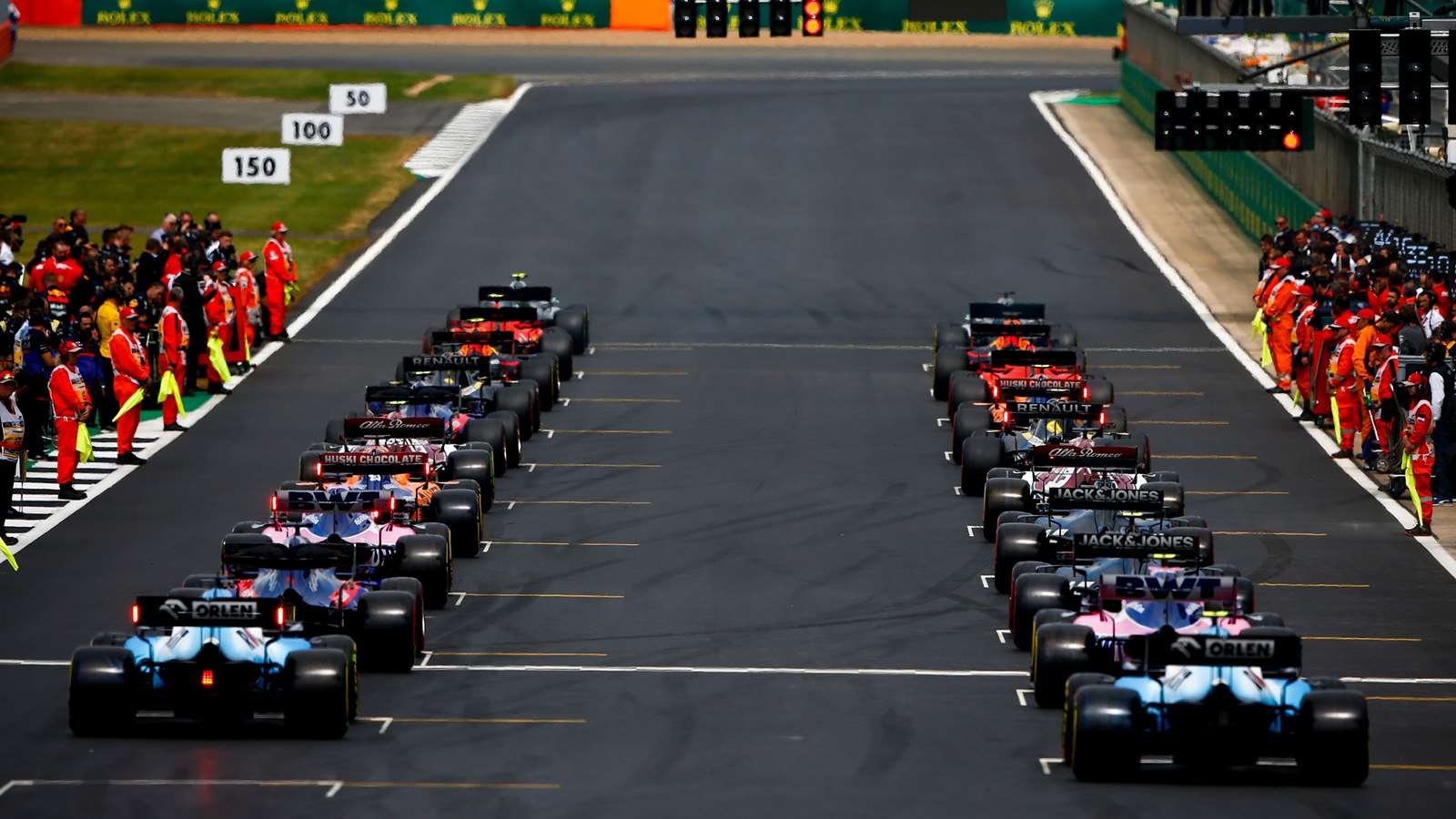 F1 2021” vai além das corridas – e explora o lado político do