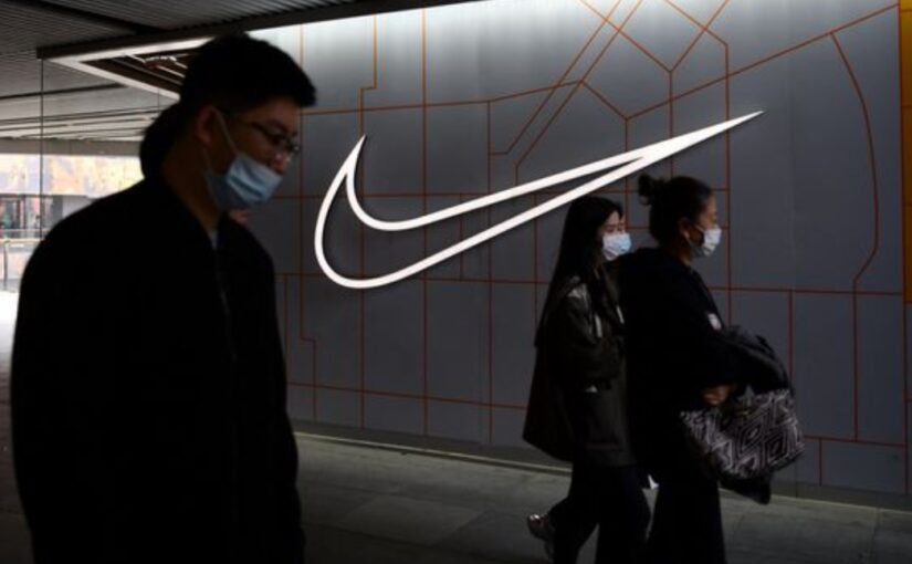 Vendas de Nike e adidas despencam na China após boicote