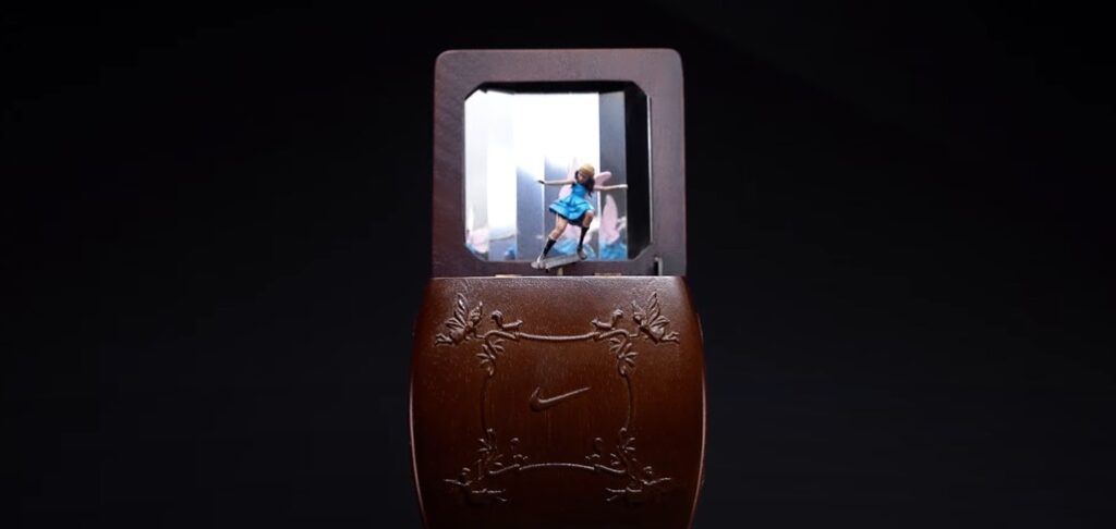 Nike coloca skatista no lugar da bailarina na caixinha de música