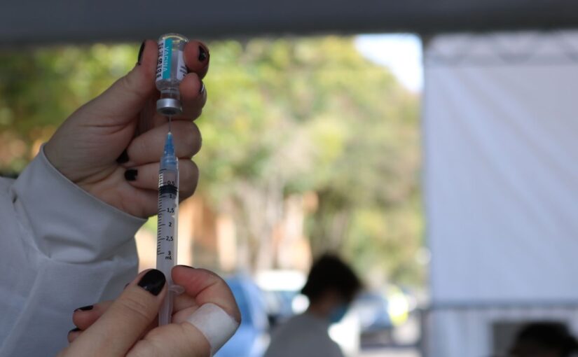 Juventude e Caxias unem forças para incentivar vacinação de jovens