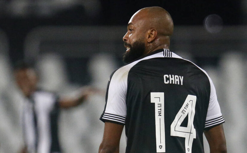Botafogo anuncia renovação de Chay com mensagem exclusiva aos sócios