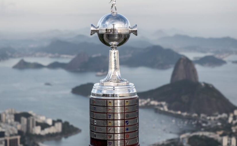Campeão da Libertadores 2021 receberá taça original feita em 1959