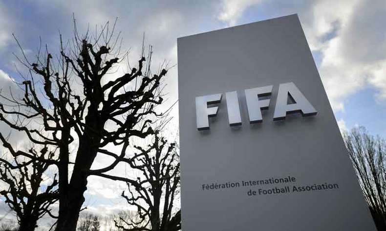Com programas para futebol feminino e eSports, FIFA cria nova estrutura de parceria comercial