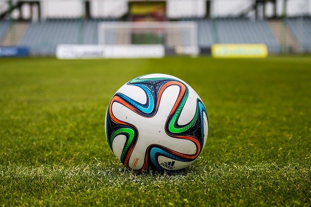 As melhores bolas de futebol: Campo, society e salão - MKT Esportivo
