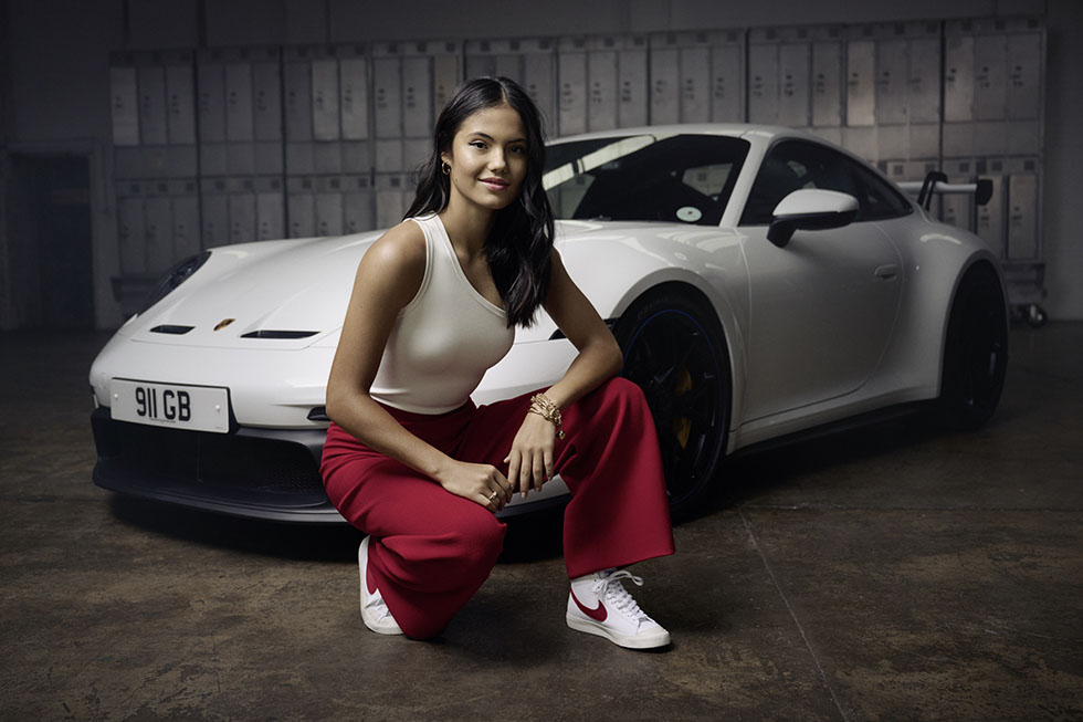 Raducanu segue colecionando patrocínios e fecha com Porsche
