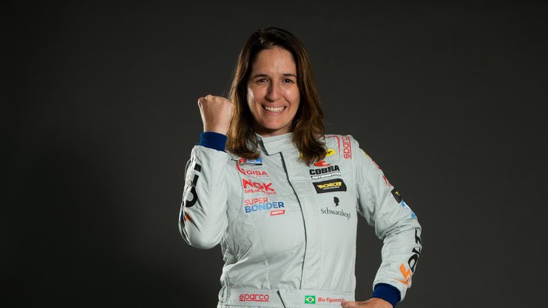 Super Bonder fecha com Bia Figueiredo para corrida em Interlagos