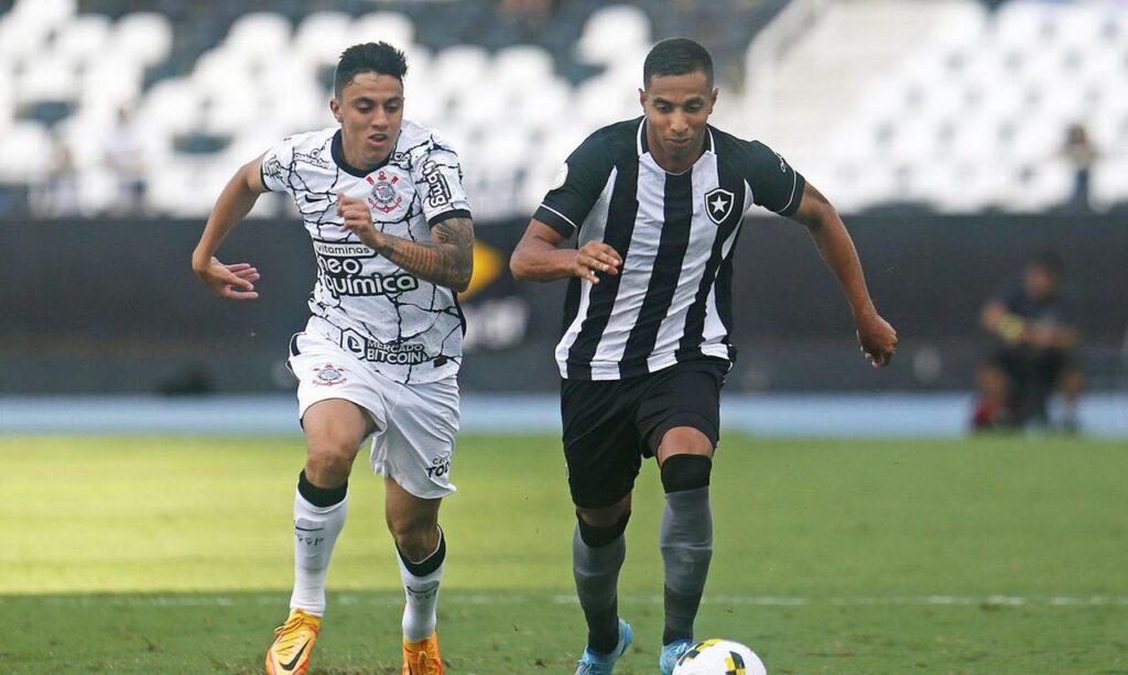 Fruto de estratégia de John Textor, Botafogo “limpa” uniforme em estreia no Brasileirão