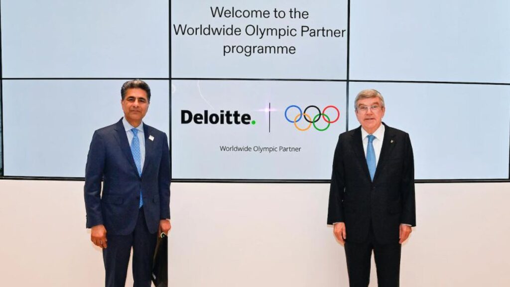 COI fecha parceria com a Deloitte