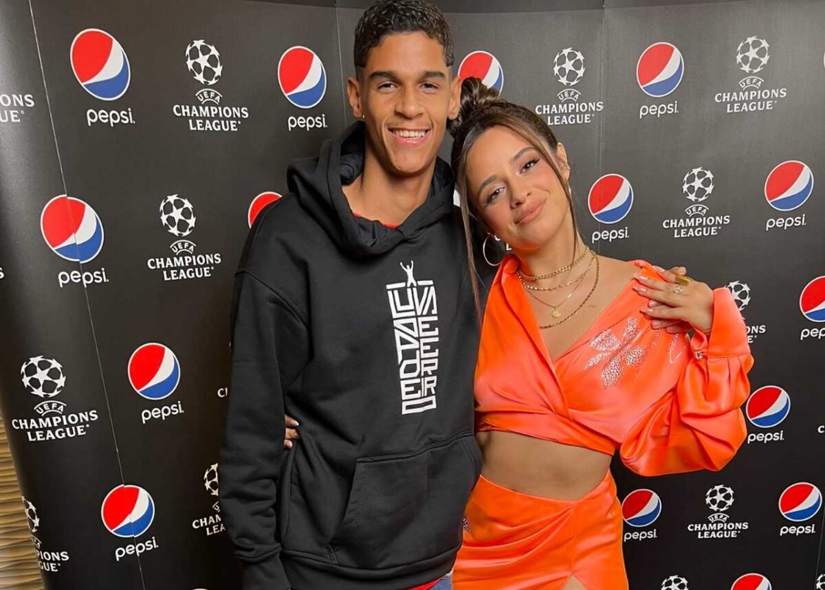 Em ação da Pepsi para final da Champions, Luva de Pedreiro encontra Camila Cabello