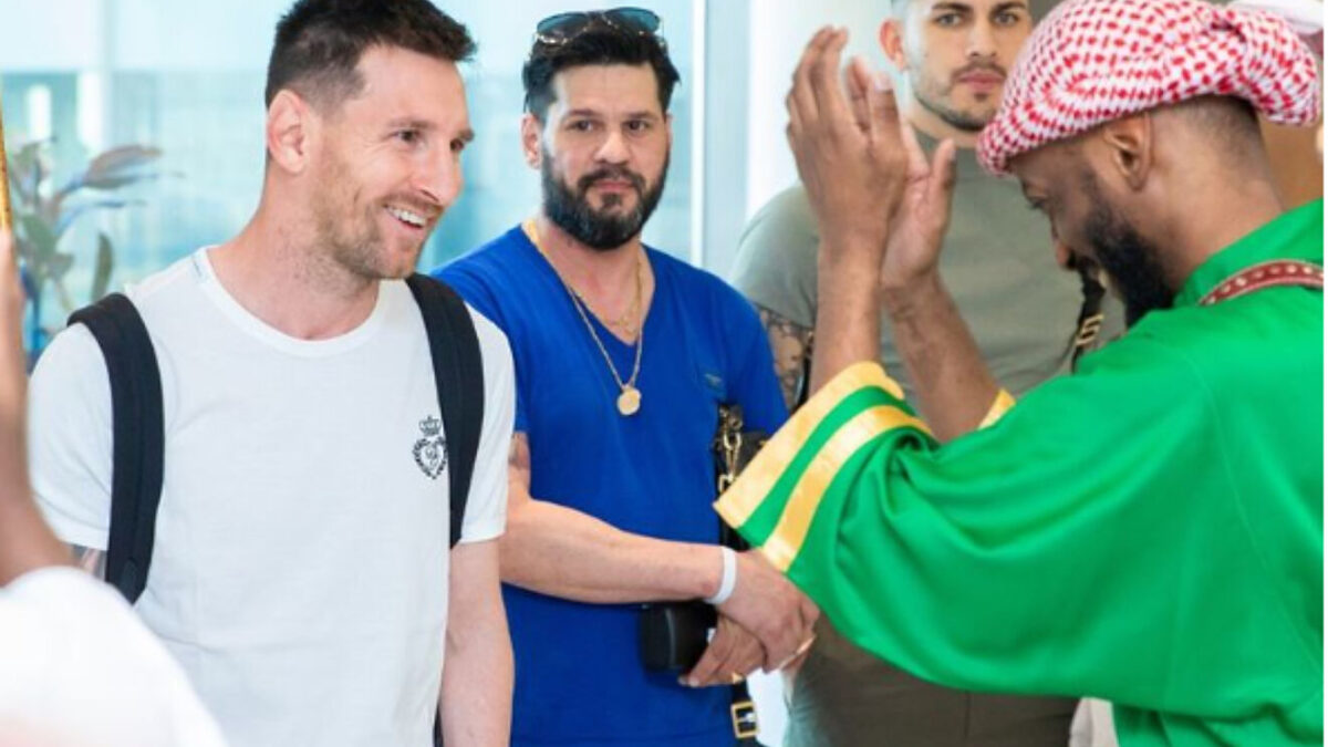 Lionel Messi ignora pedidos e promove turismo para Arábia Saudita