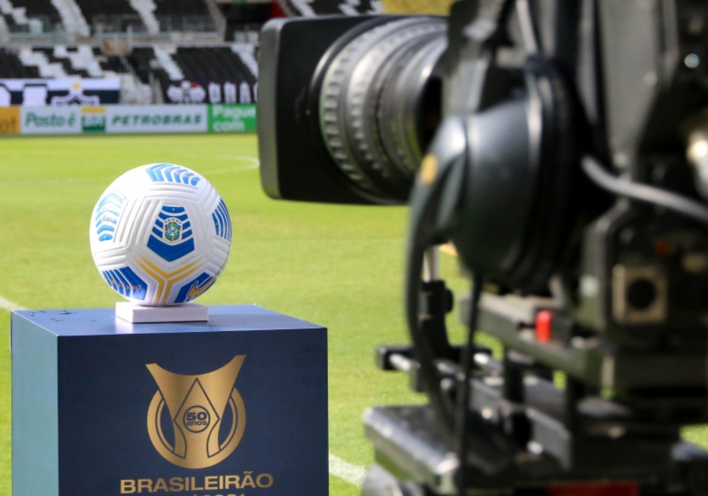Embarcando na distribuição feita pela Premier League, Forte Futebol prega mudanças no Brasil