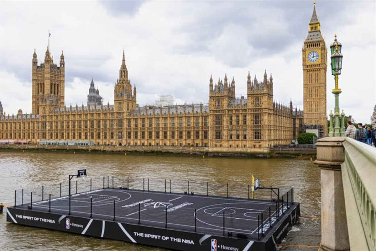 Hennessy e NBA colocam quadra flutuante em Londres