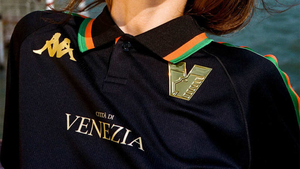Com novo escudo, Venezia apresenta linda camisa para próxima temporada