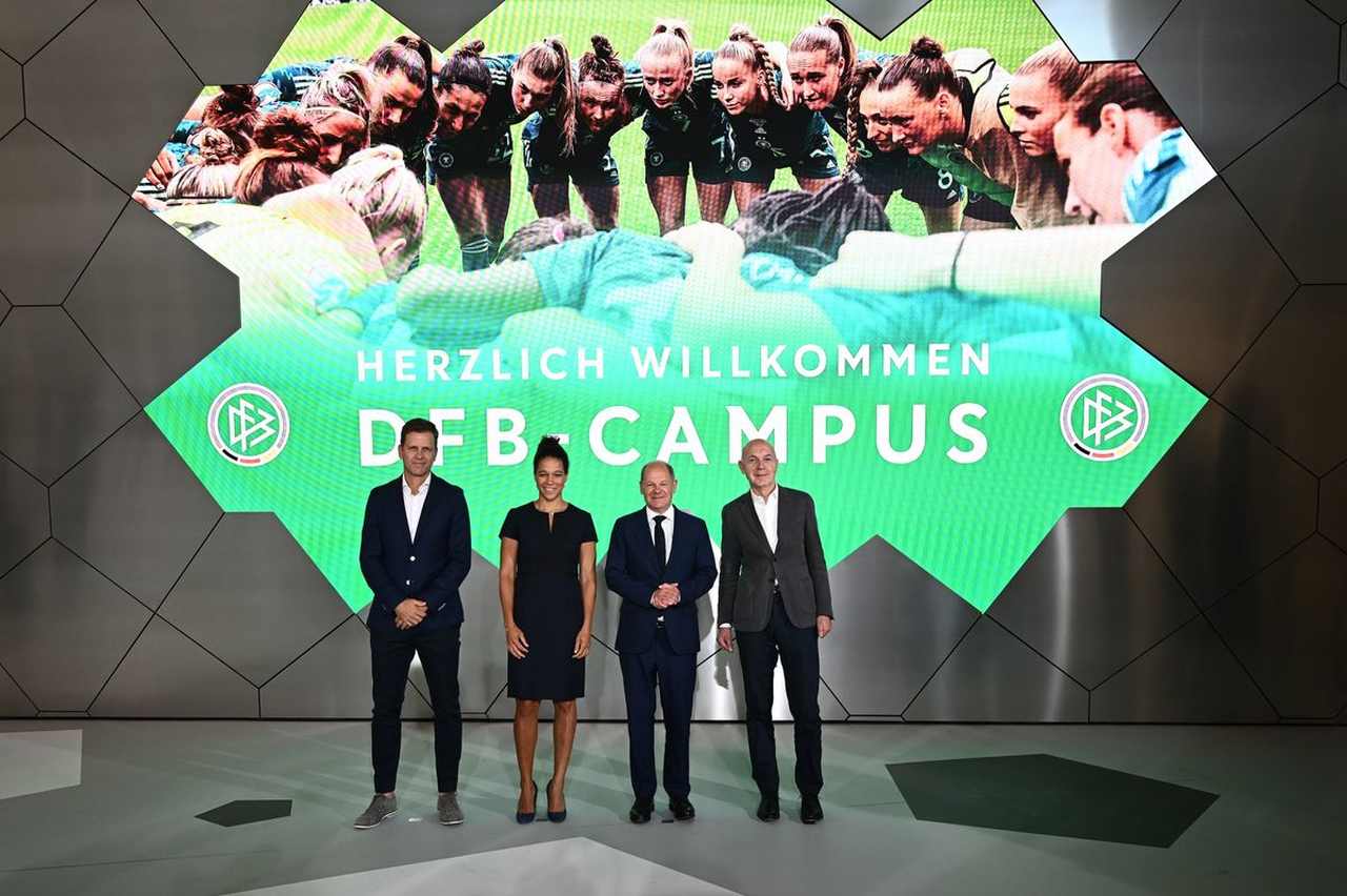 Bundeskanzlerin fordert gleiche Bezahlung für Männer und Frauen im deutschen Fußball