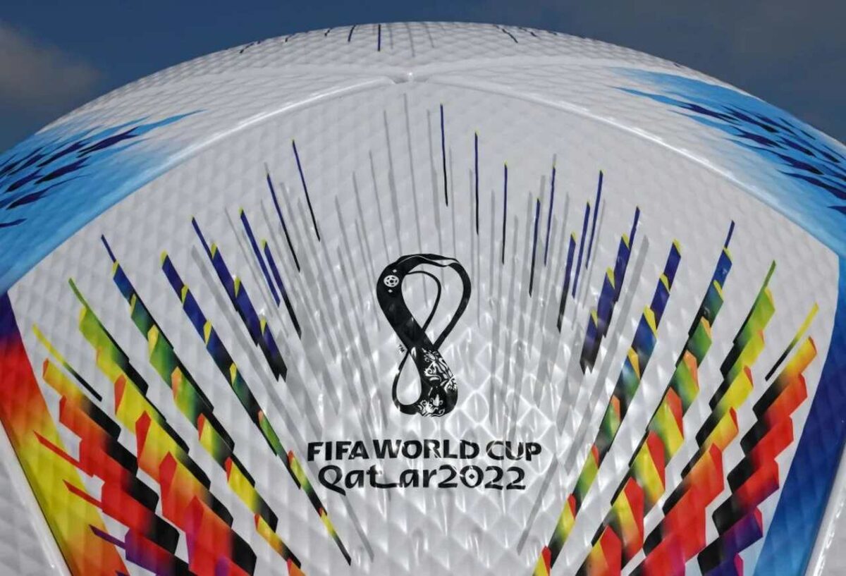 Bola oficial da Copa do Mundo, Adidas levará fãs para final no Catar