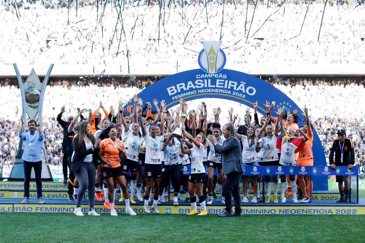Corinthians mira recorde de público por título paulista feminino na Arena -  Lance!