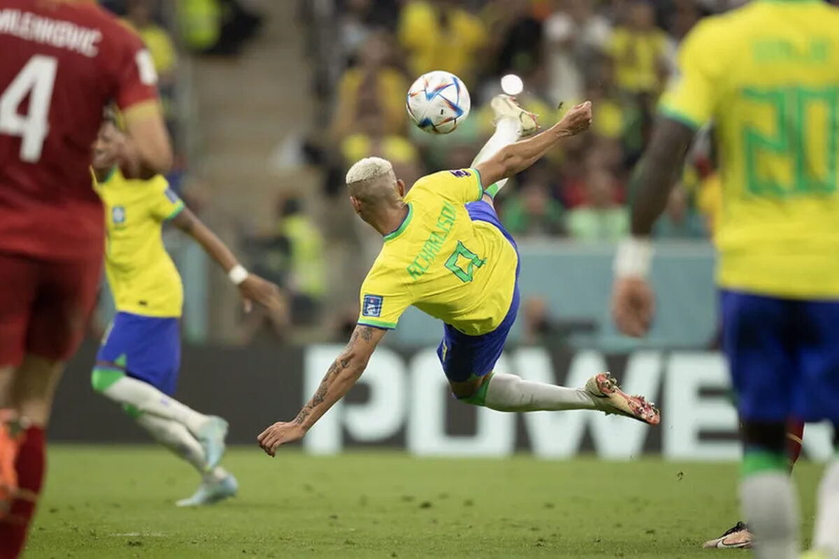 Destaque contra Sérvia, Richarlison vira protagonista nas redes sociais e ultrapassa Neymar
