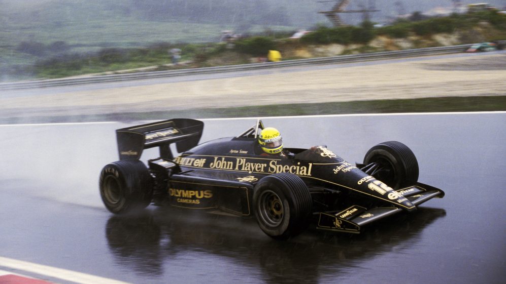 Ayrton Senna é homenageado em parceria inédita entre ASICS e Senna Brands