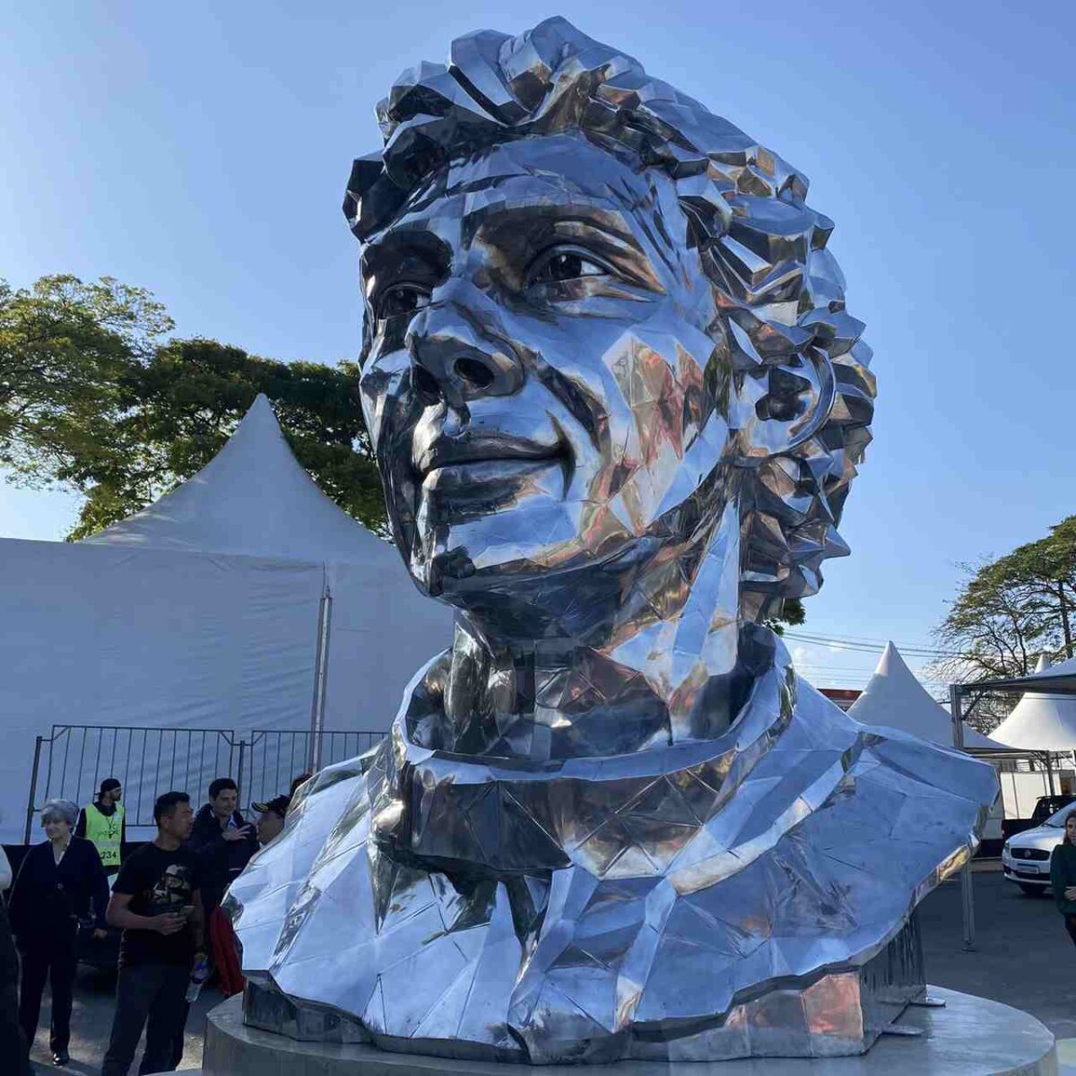 Busto de Ayrton Senna é inaugurado no Autódromo de Interlagos