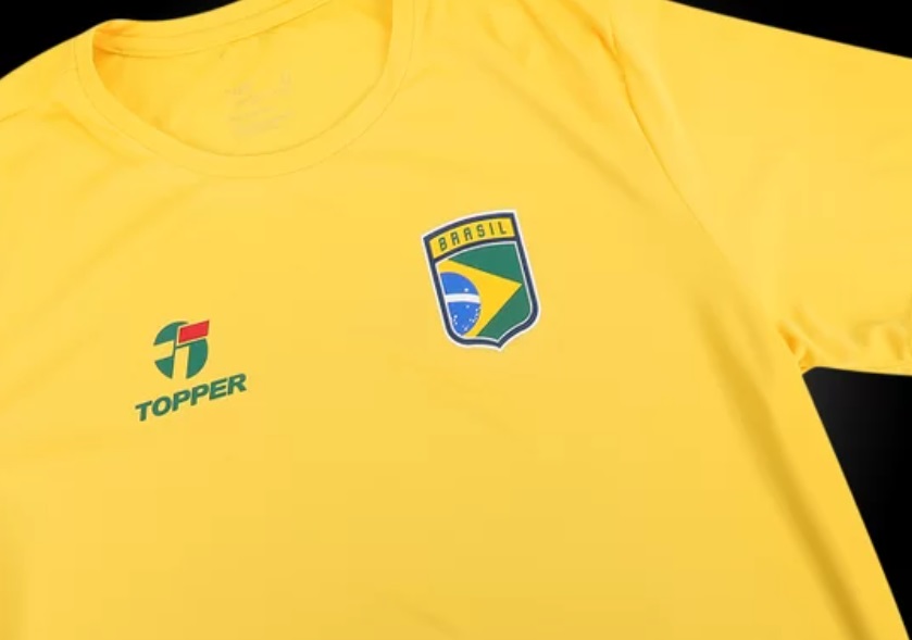 Com vendas no Magalu, Topper lança camisas comemorativas do Brasil
