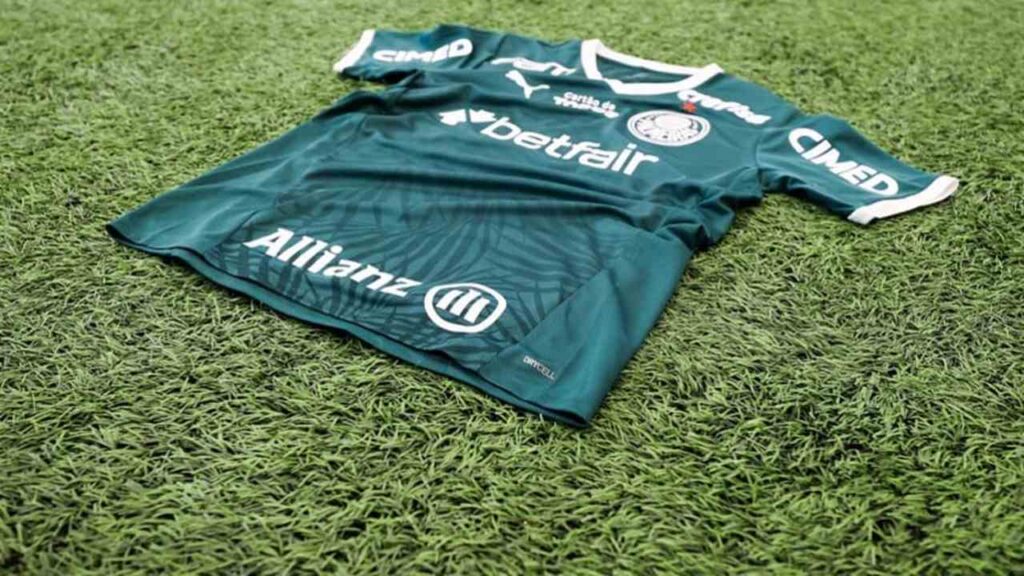 Palmeiras fecha com Allianz Seguros para barra frontal da camisa do futebol feminino