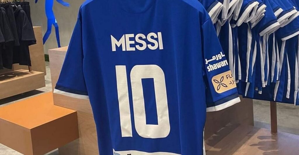 Rival do Al Nassr, novo time de Cristiano Ronaldo, Al Hilal coloca camisa de Messi à venda