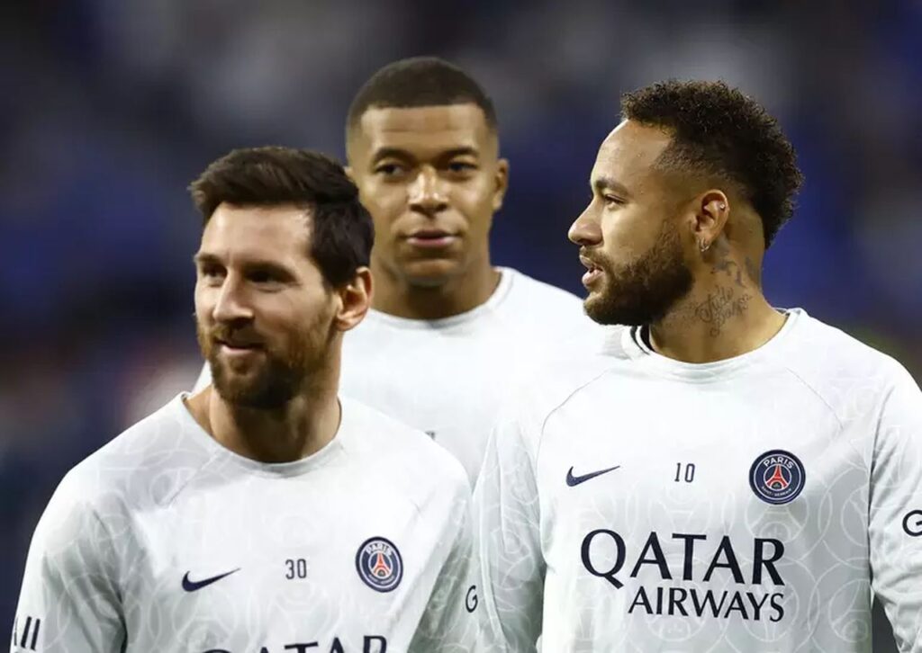 Quanto Neymar ganha no PSG? E Messi? Jornal revela os 30 maiores salários do futebol francês
