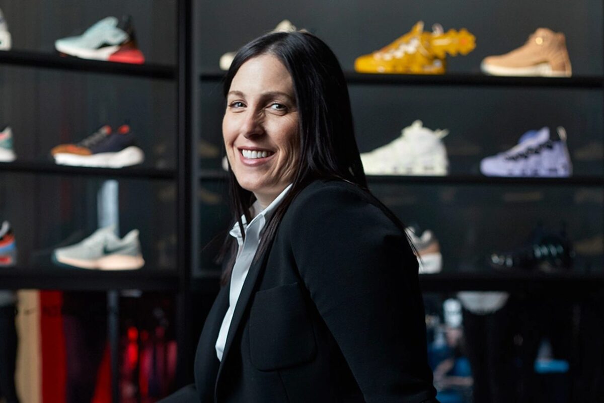 Nike reordena sua liderança na divisão feminina e nomeia nova CEO